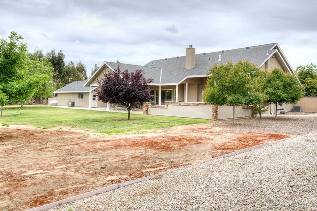 17465 Monreal Road, Madera, CA 93636