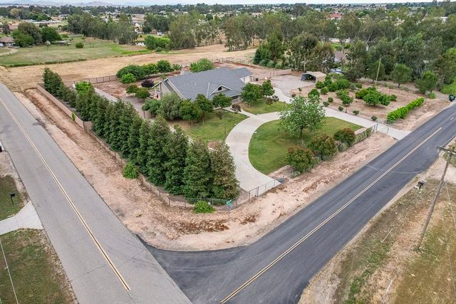 17465 Monreal Road, Madera, CA 93636
