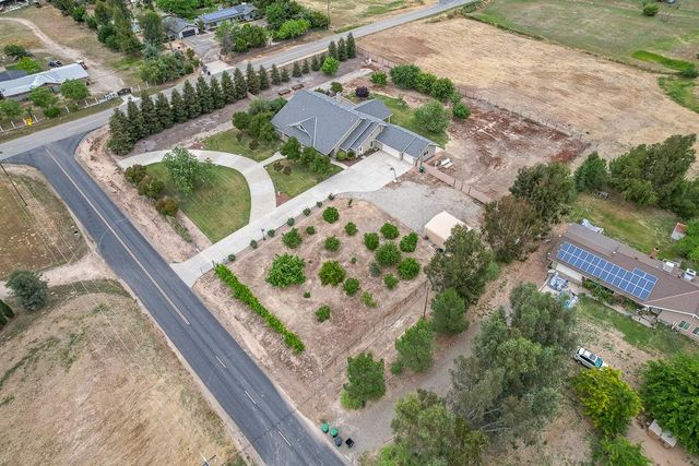 17465 Monreal Road, Madera, CA 93636