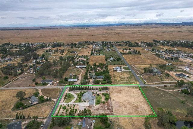 17465 Monreal Road, Madera, CA 93636