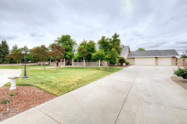 17465 Monreal Road, Madera, CA 93636