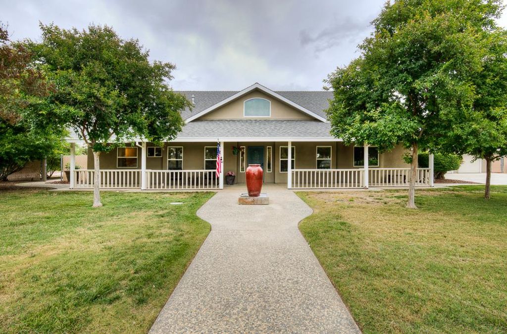 17465 Monreal Road, Madera, CA 93636