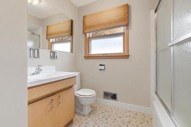 601 Oregon STREET, Racine, WI 53405