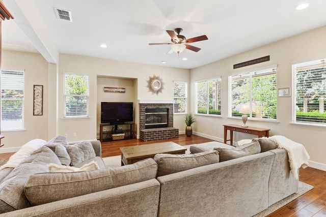 1168 Venezia Dr, El Dorado Hills, CA 95762