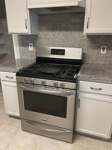 5615 W Harrow Drive, Houston, TX 77084