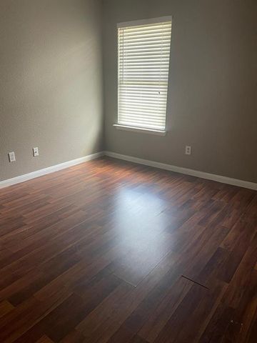5615 W Harrow Drive, Houston, TX 77084