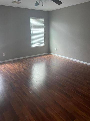 5615 W Harrow Drive, Houston, TX 77084