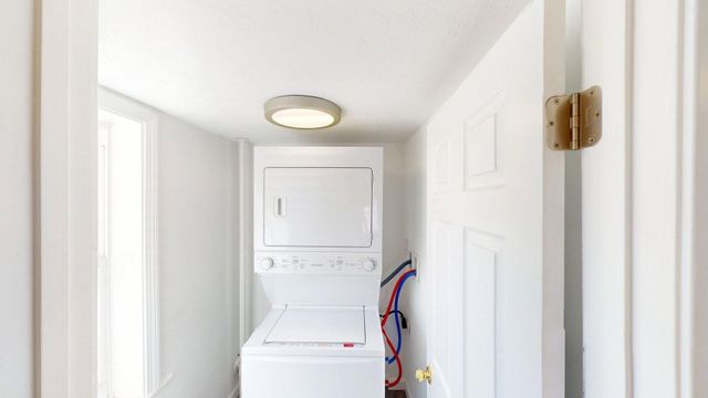 266 Webster St, Worcester, MA 01603