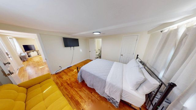 266 Webster St, Worcester, MA 01603