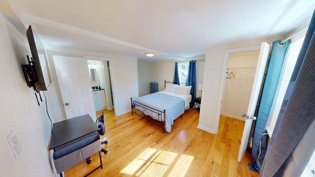 266 Webster St, Worcester, MA 01603