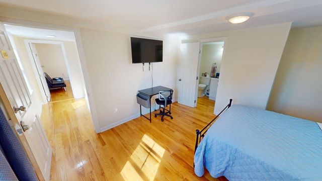 266 Webster St, Worcester, MA 01603