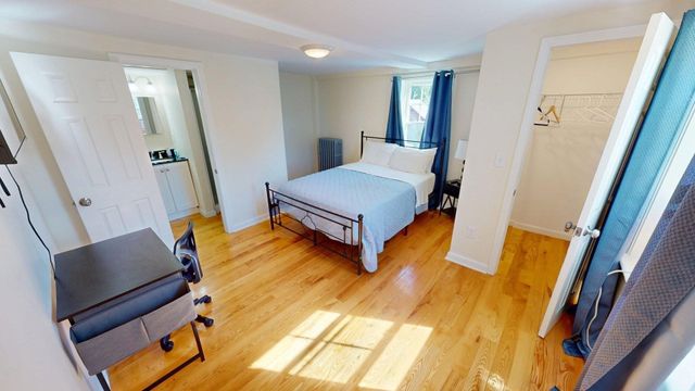 266 Webster St, Worcester, MA 01603