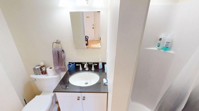 266 Webster St, Worcester, MA 01603
