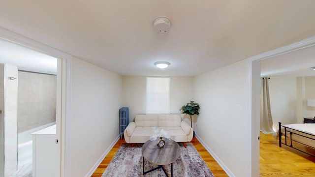 266 Webster St, Worcester, MA 01603