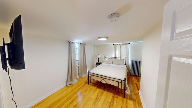 266 Webster St, Worcester, MA 01603