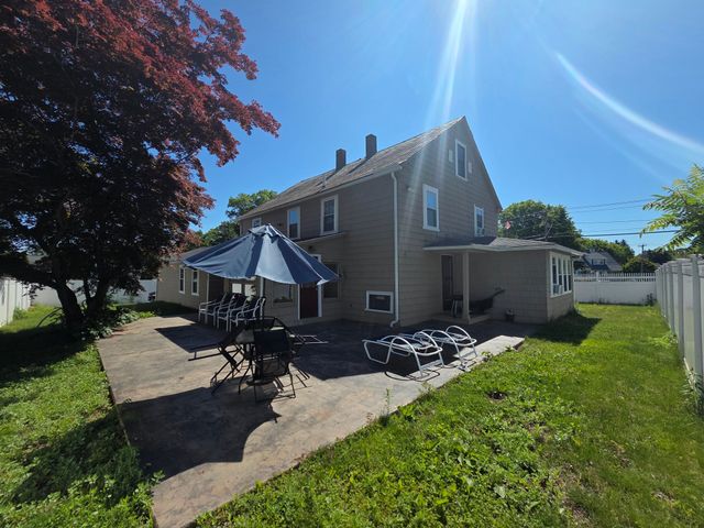 266 Webster St, Worcester, MA 01603