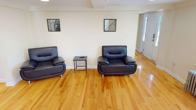 266 Webster St, Worcester, MA 01603