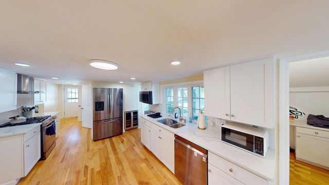 266 Webster St, Worcester, MA 01603