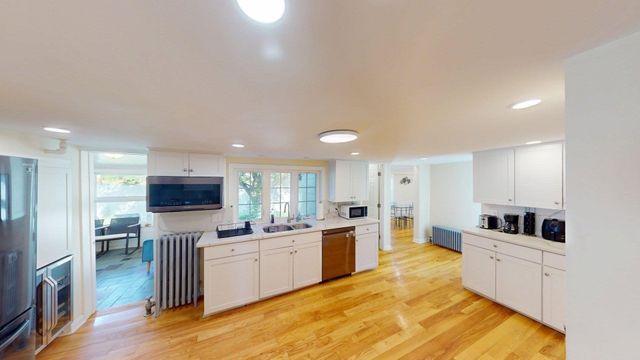 266 Webster St, Worcester, MA 01603