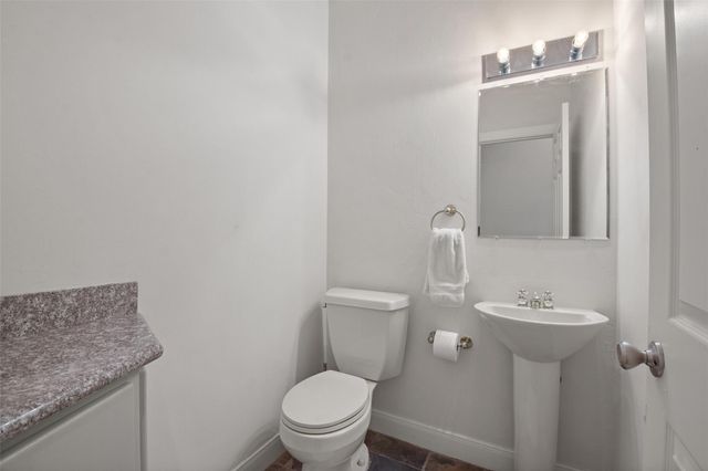 5 Oak Crest Circle, Magnolia, TX 77354