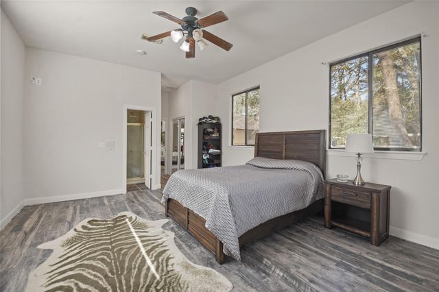 5 Oak Crest Circle, Magnolia, TX 77354