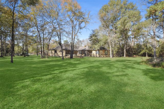 5 Oak Crest Circle, Magnolia, TX 77354