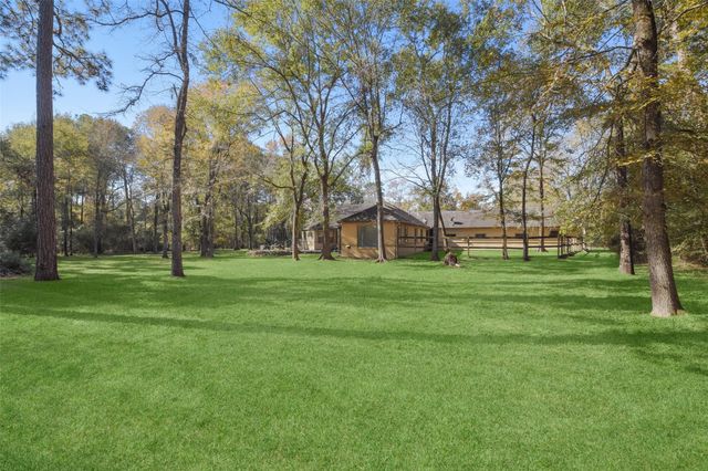 5 Oak Crest Circle, Magnolia, TX 77354