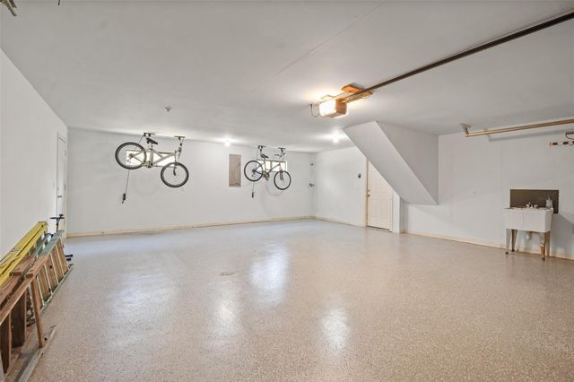 5 Oak Crest Circle, Magnolia, TX 77354