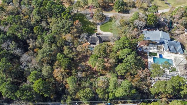 5 Oak Crest Circle, Magnolia, TX 77354