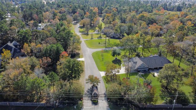 5 Oak Crest Circle, Magnolia, TX 77354