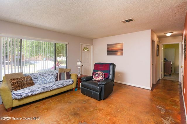 200 Ensenada Street SE, Palm Bay, FL 32909