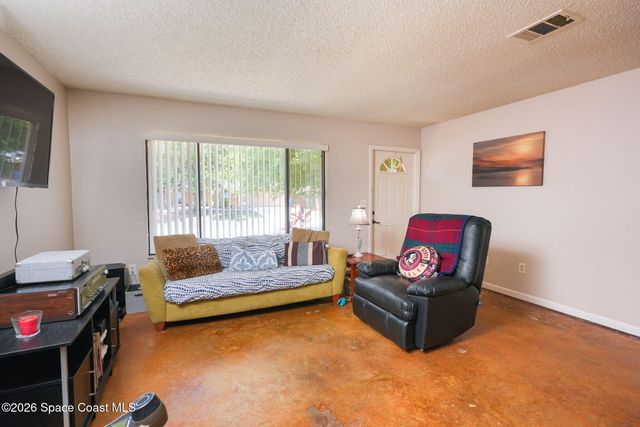 200 Ensenada Street SE, Palm Bay, FL 32909