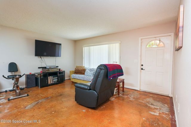 200 Ensenada Street SE, Palm Bay, FL 32909