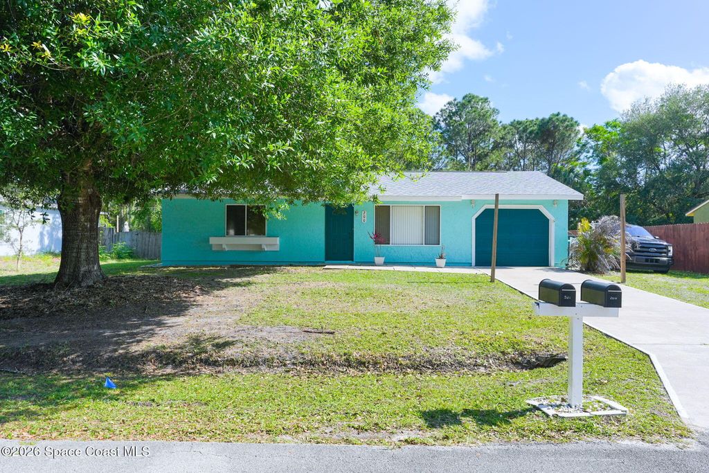 200 Ensenada Street SE, Palm Bay, FL 32909