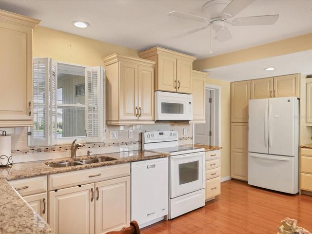 3262 BROCKTON LANE 608, Sarasota, FL 34239