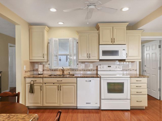 3262 BROCKTON LANE 608, Sarasota, FL 34239