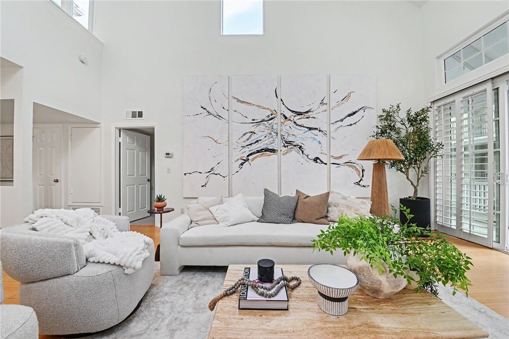 11667 Gorham 304, Los Angeles, CA 90049 — photo 2