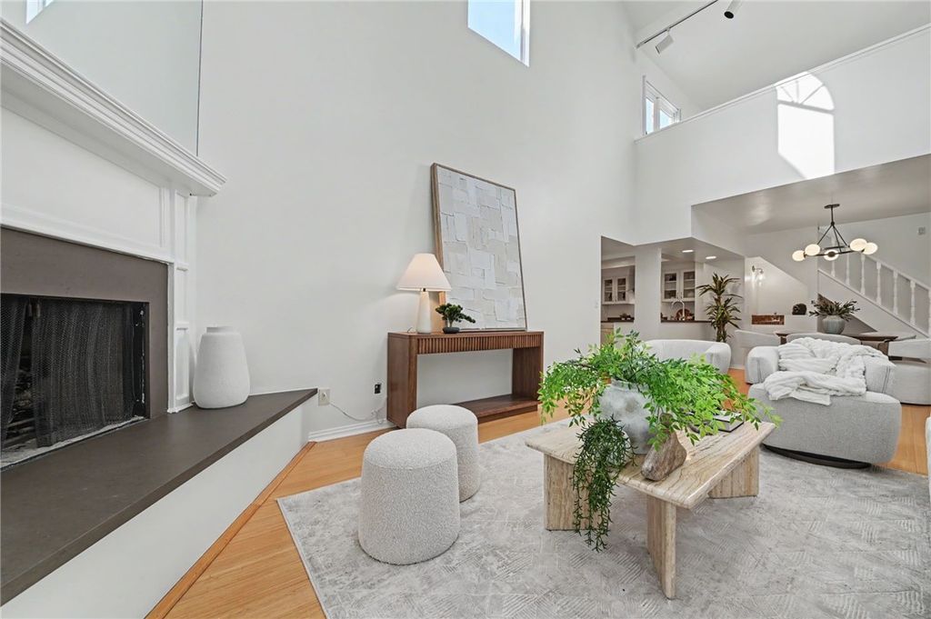 11667 Gorham 304, Los Angeles, CA 90049 — photo 5