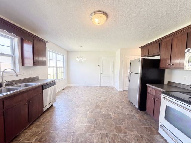 3782 Man O War Blvd, Clarksville, TN 37042