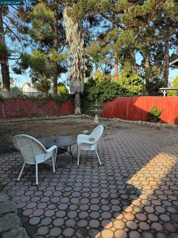 278 6th St, Richmond, CA 94801