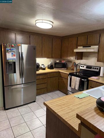 278 6th St, Richmond, CA 94801