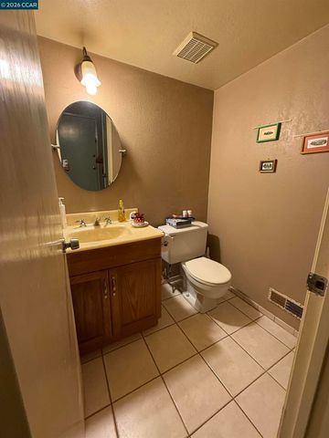 278 6th St, Richmond, CA 94801