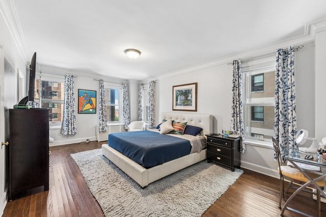3240 N Lake Shore Drive 10D, Chicago, IL 60657