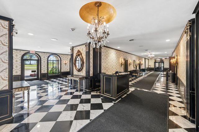 3240 N Lake Shore Drive 10D, Chicago, IL 60657