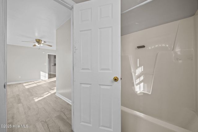 100 Foxtrail Drive, Hubert, NC 28539