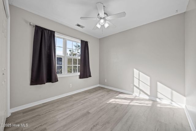 100 Foxtrail Drive, Hubert, NC 28539