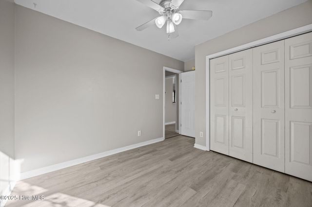 100 Foxtrail Drive, Hubert, NC 28539