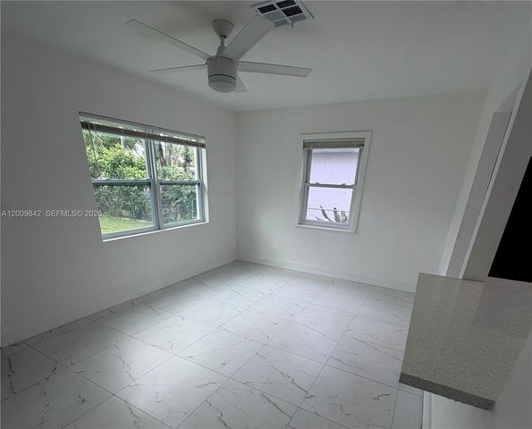 1005 NW 123rd St, North Miami, FL 33168
