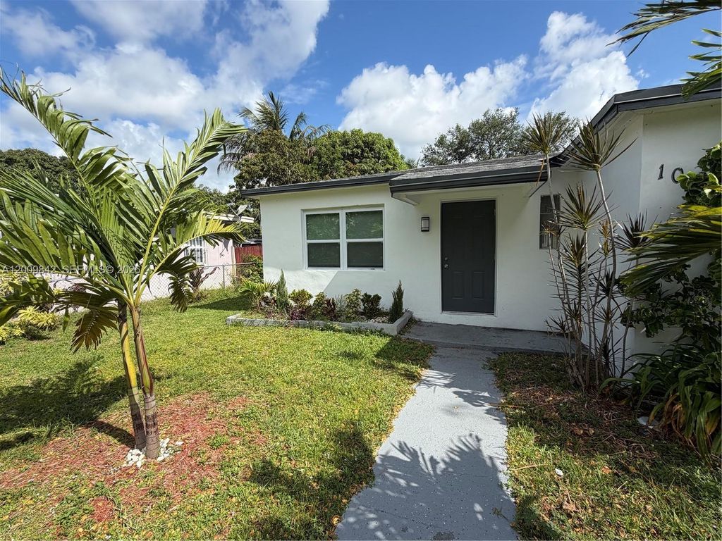 1005 NW 123rd St, North Miami, FL 33168