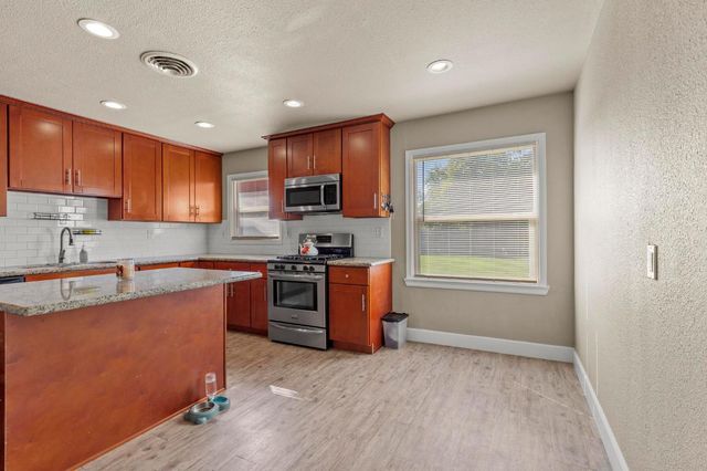 1860 15th St, Olivehurst, CA 95961